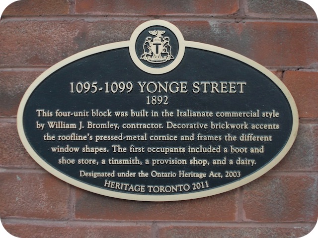 Plaque Photo