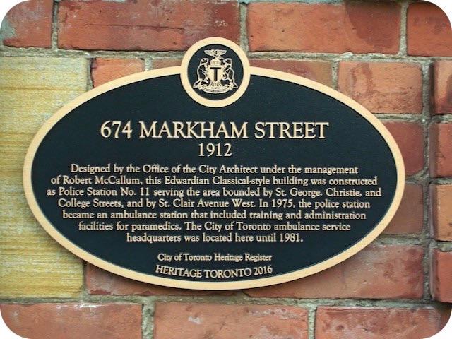 Plaque Photo