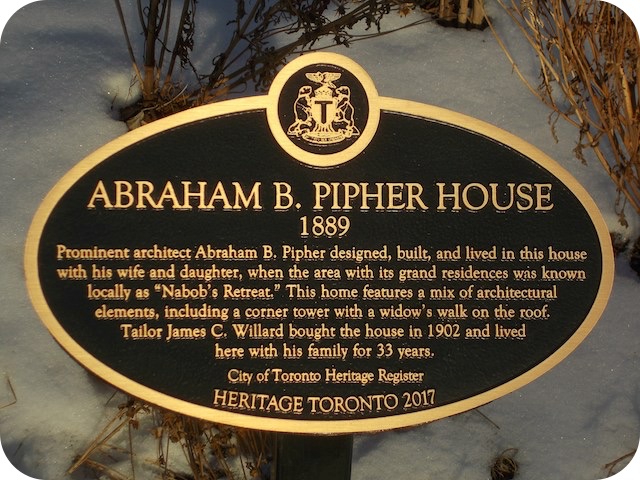 Plaque Photo