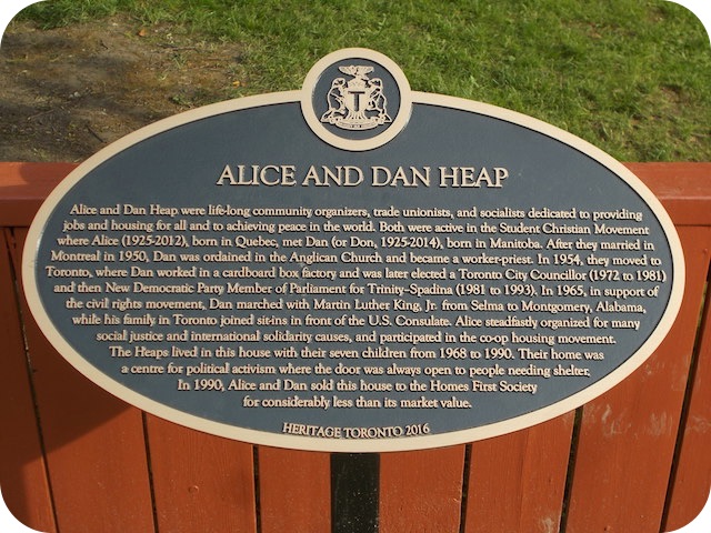 Plaque Photo