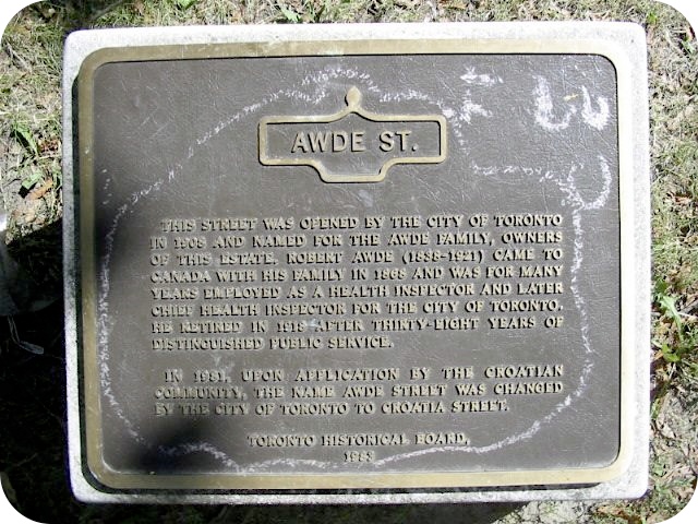 Plaque Photo