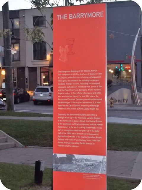 Plaque Photo