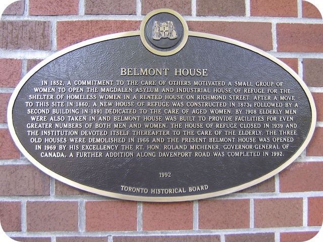 Plaque Photo
