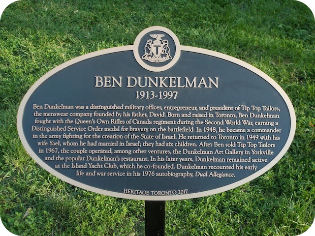 Plaque Photo