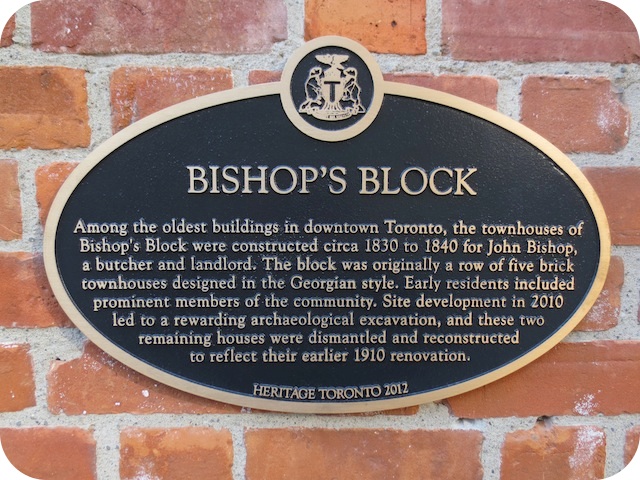 Plaque Photo