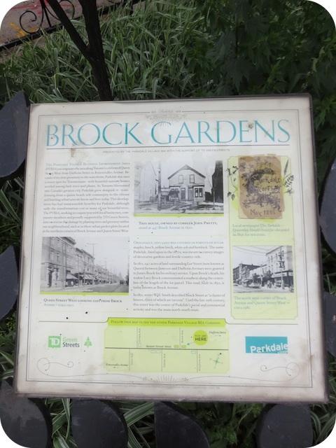 Plaque Photo