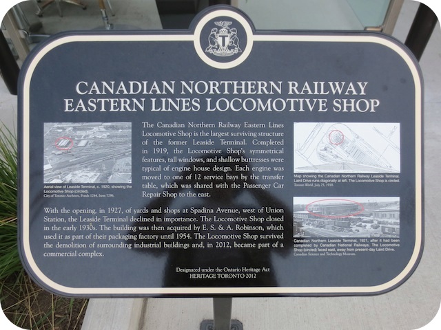 Plaque Photo