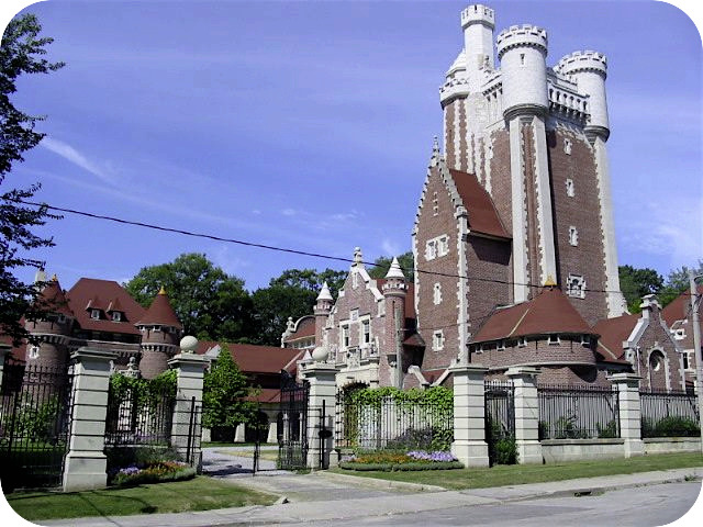 Casa Loma Stables