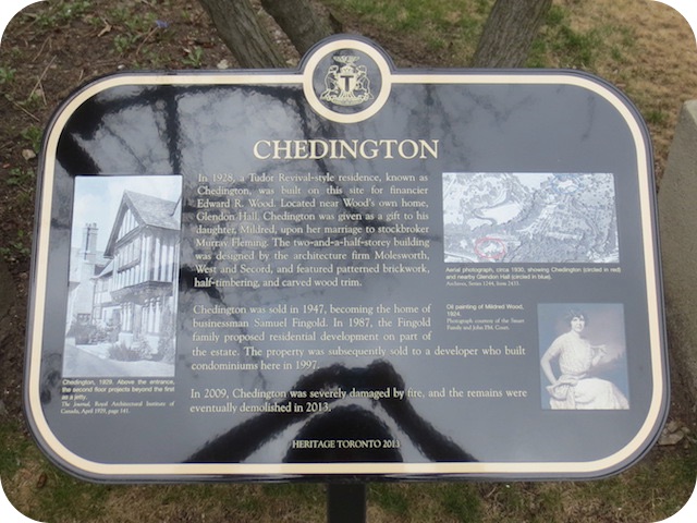 Plaque Photo