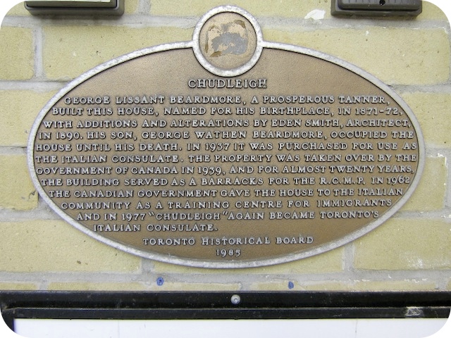 Plaque Photo