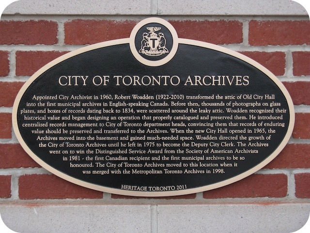 Plaque Photo