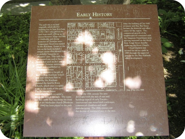 Plaque Photo