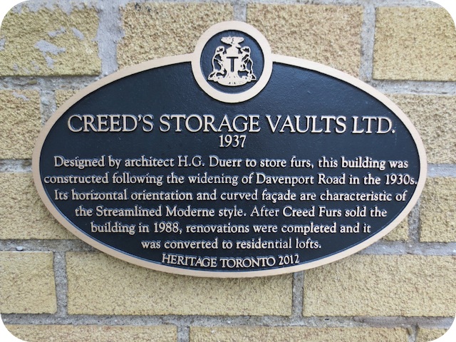 Plaque Photo