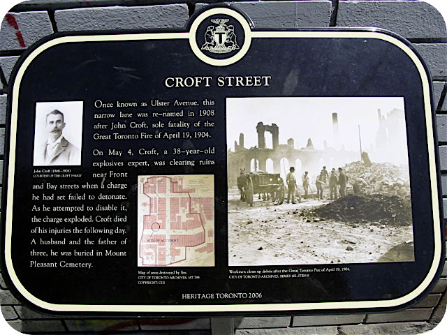Plaque Photo