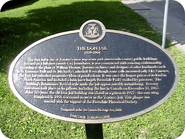 Plaque Photo