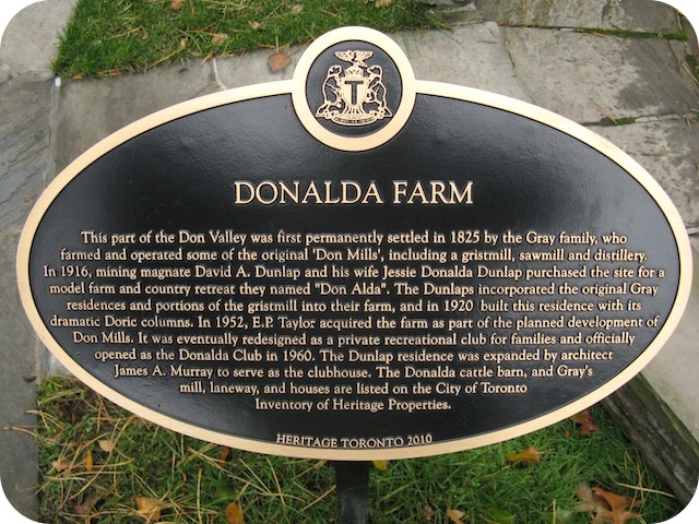 Plaque Photo