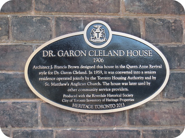 Plaque Photo