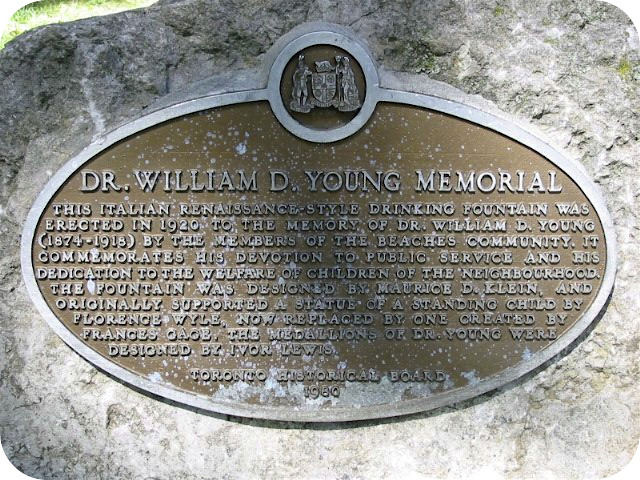 Plaque Photo