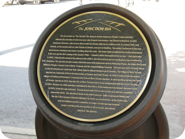 Plaque Photo