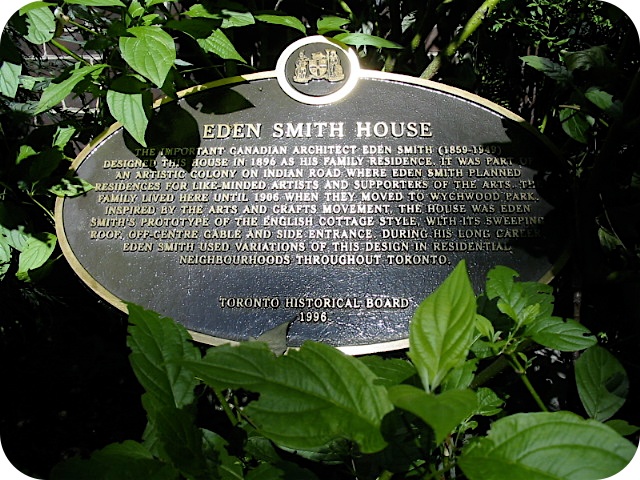 Plaque Photo