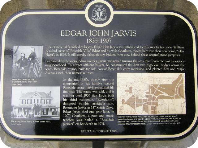 Plaque Photo