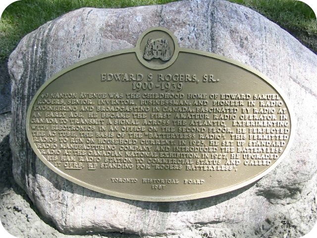 Plaque Photo