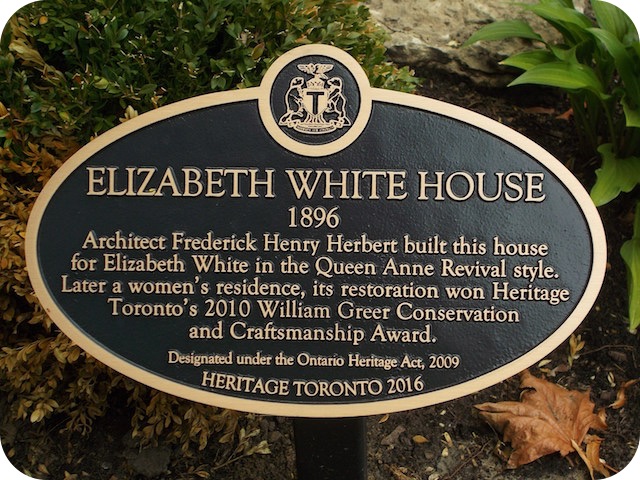 Plaque Photo