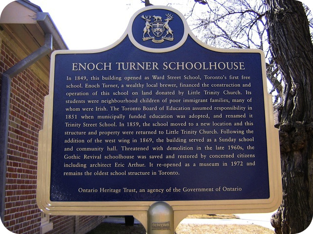 Plaque Photo