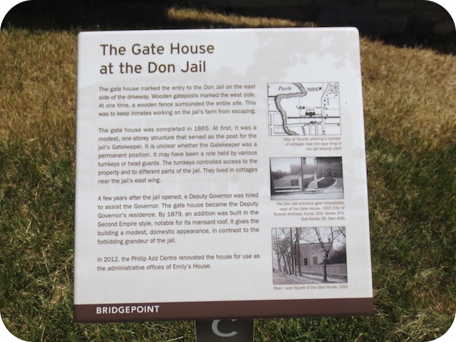 Plaque Photo