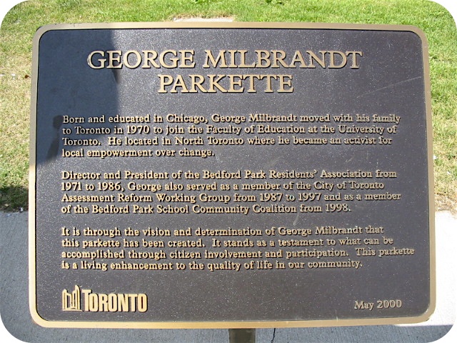 Plaque Photo