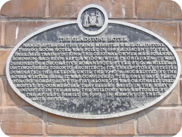 Plaque Photo