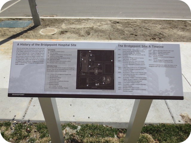 Plaque Photo