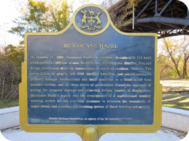 Plaque Photo