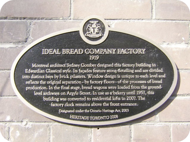 Plaque Photo