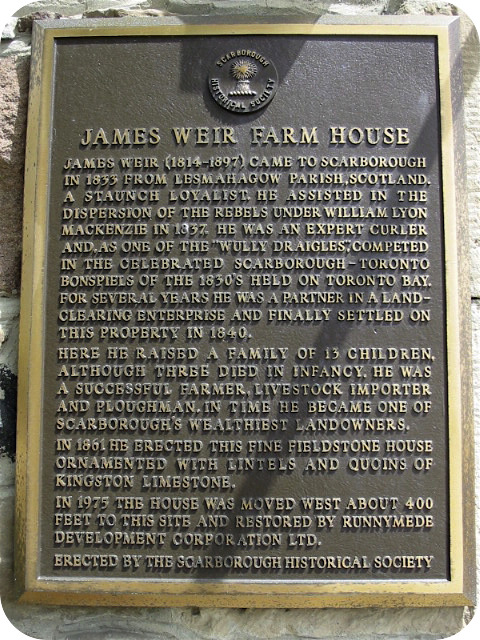 Plaque Photo