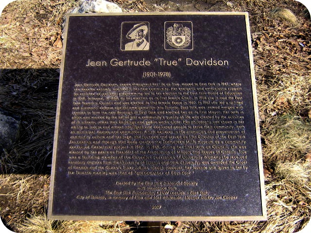 Plaque Photo