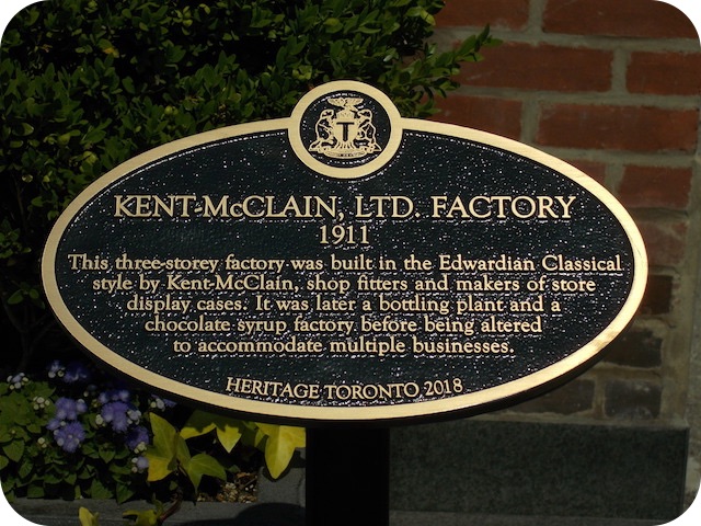 Plaque Photo
