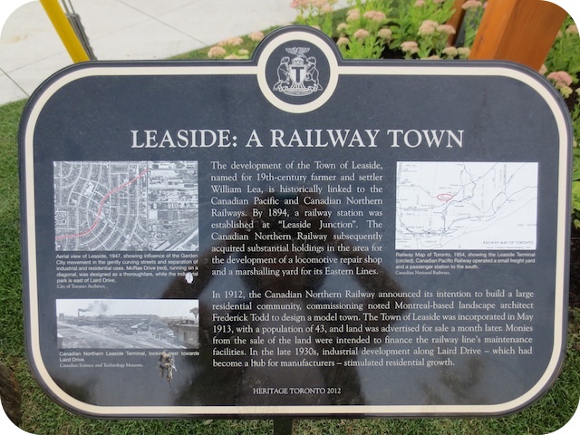 Plaque Photo