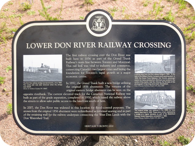 Plaque Photo