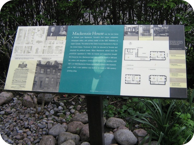 Plaque Photo