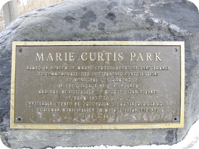 Plaque Photo