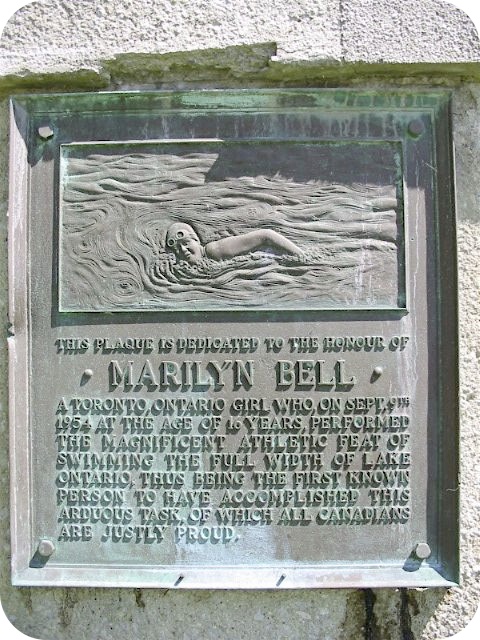 Plaque Photo