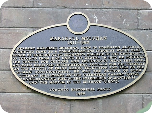 Plaque Photo