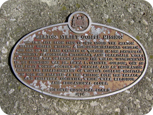Plaque Photo
