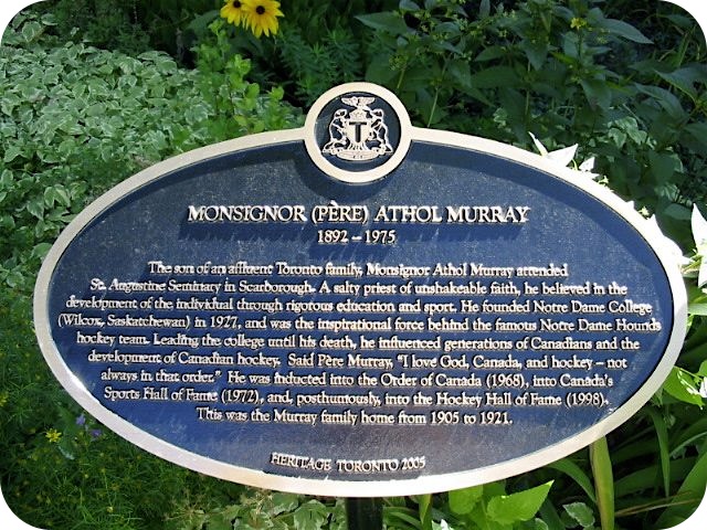 Plaque Photo