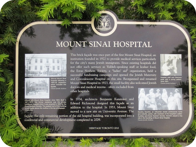 Plaque Photo