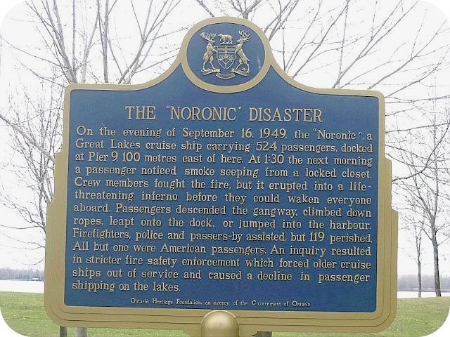 Plaque Photo