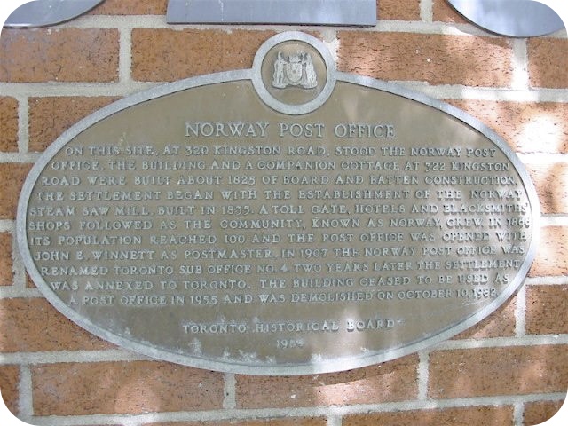 Plaque Photo