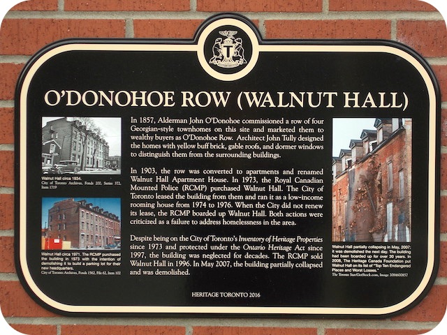 Plaque Photo
