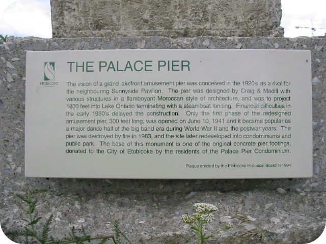Plaque Photo